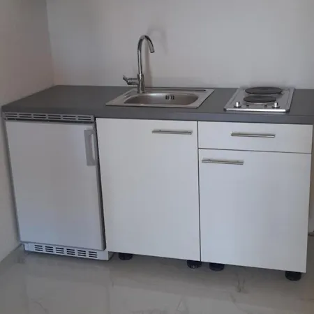 Ela I Sobe * نيوم